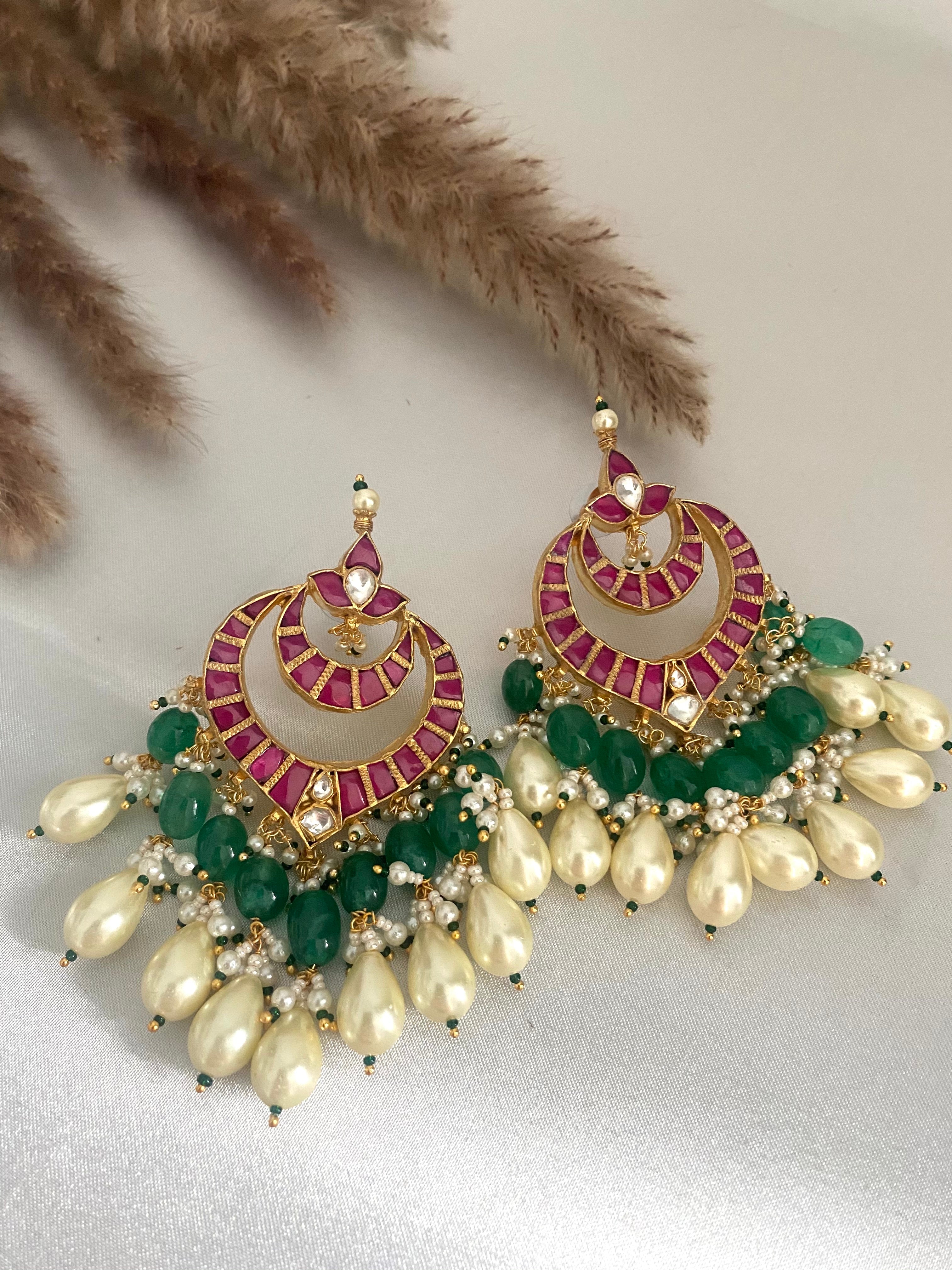 KUNDAN SET WITH PENDANT DESIGN AND GOLD STONE DETAIL – O & P Birmingham